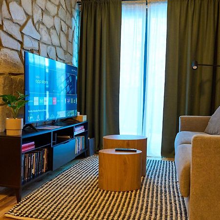 1-Bedroom Apartment Adam With Free Parking เดมานอฟสกา โดลินา ภายนอก รูปภาพ