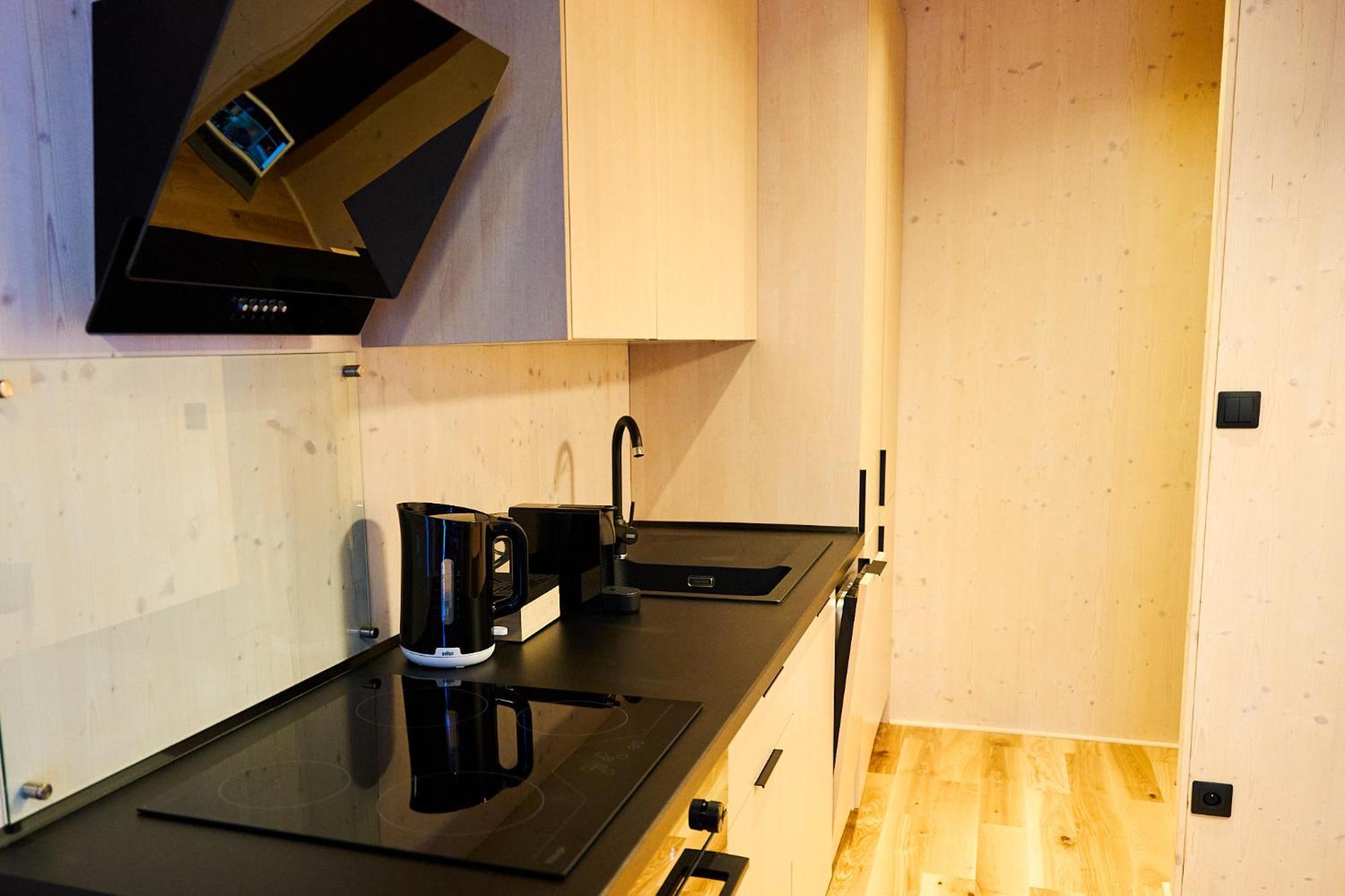 1-Bedroom Apartment Adam With Free Parking เดมานอฟสกา โดลินา ภายนอก รูปภาพ