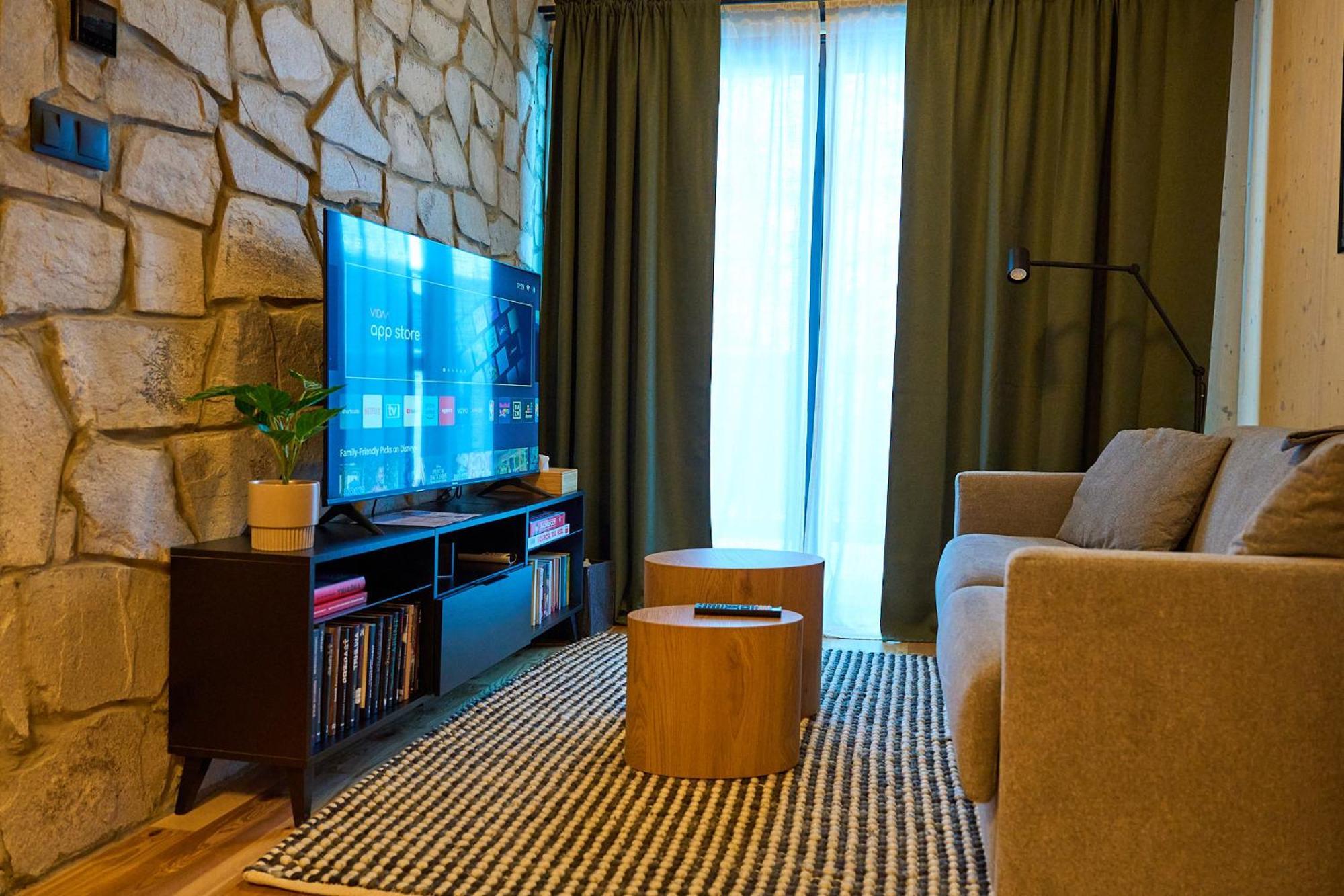 1-Bedroom Apartment Adam With Free Parking เดมานอฟสกา โดลินา ภายนอก รูปภาพ