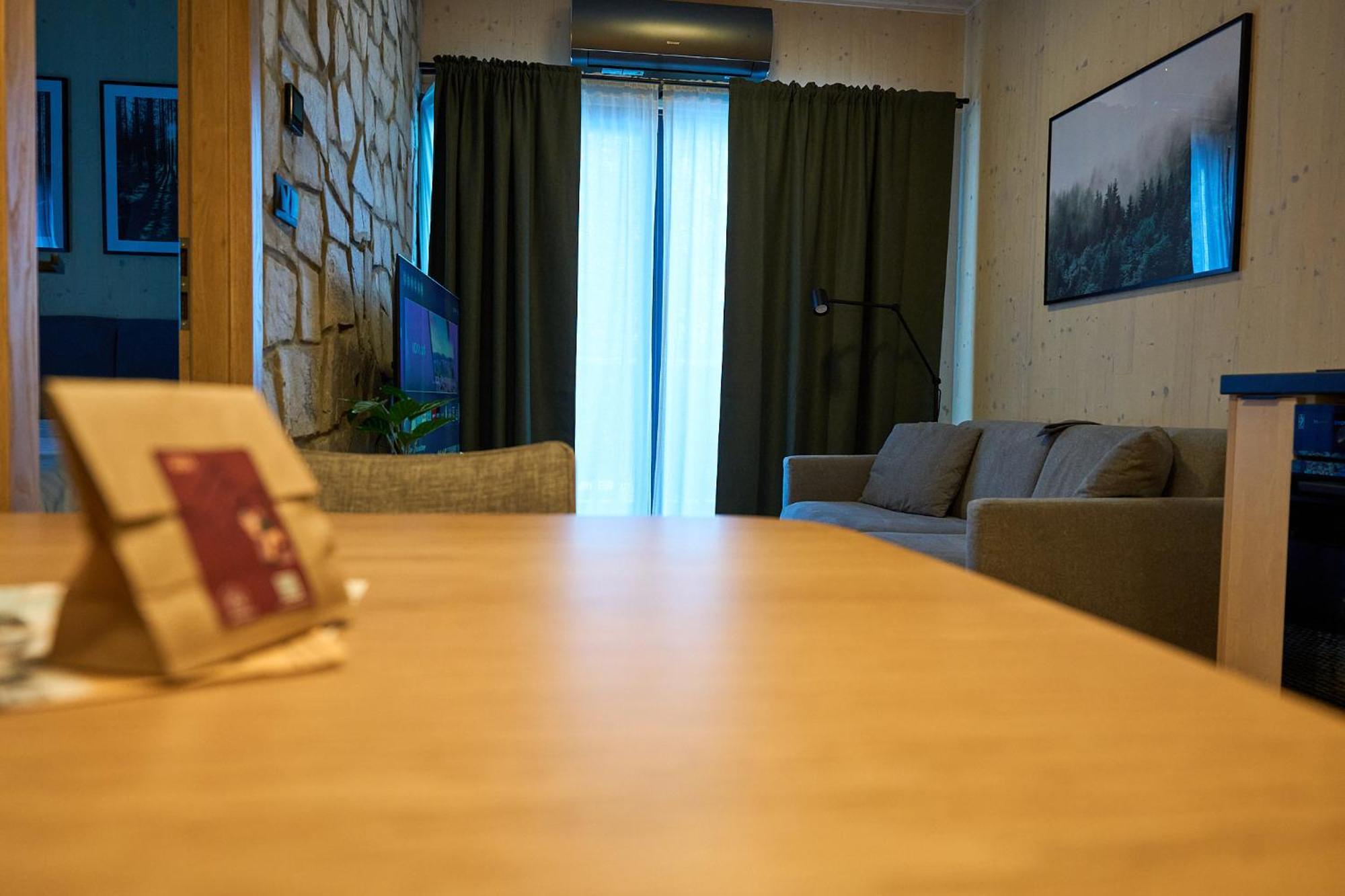 1-Bedroom Apartment Adam With Free Parking เดมานอฟสกา โดลินา ภายนอก รูปภาพ