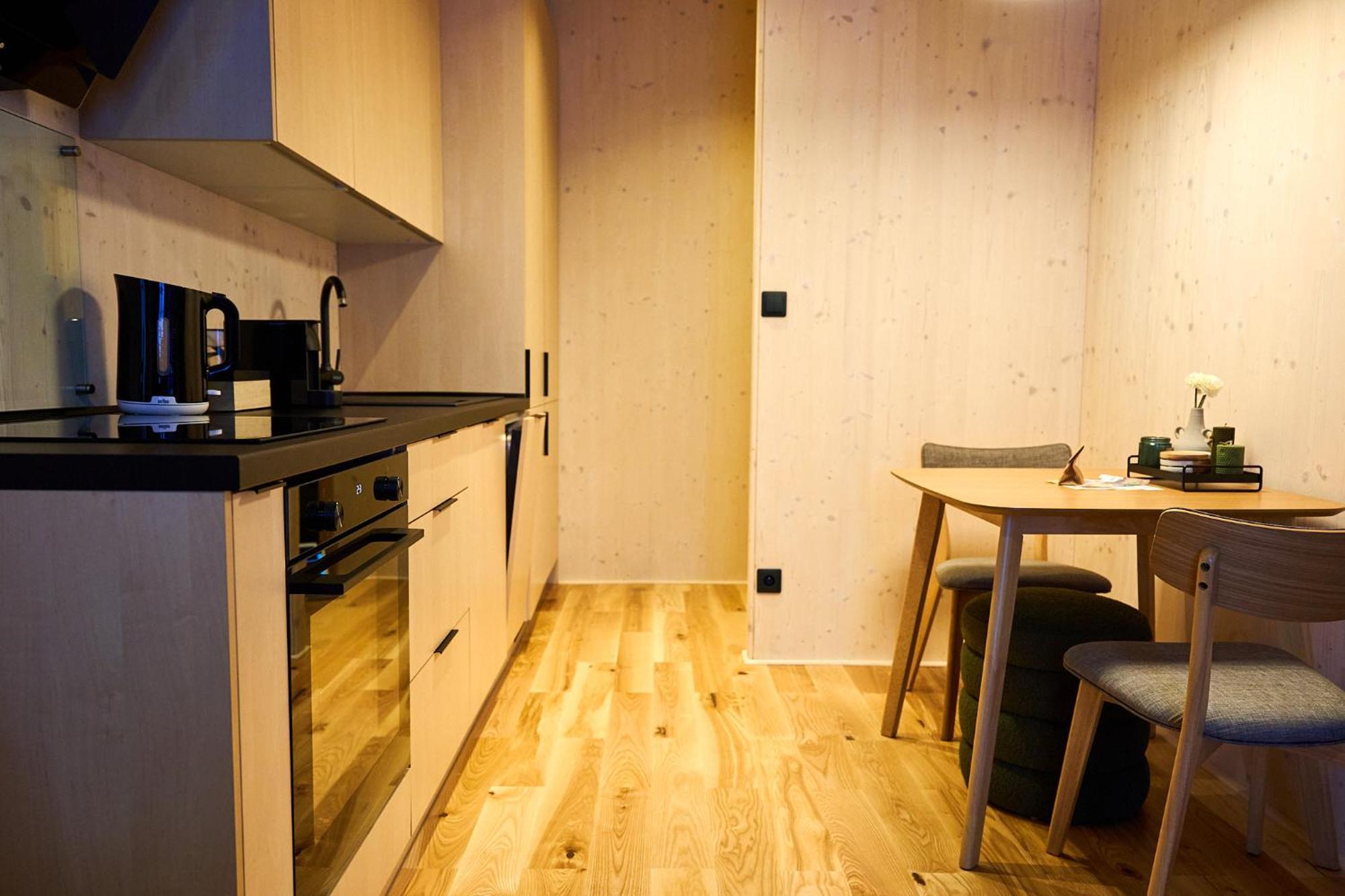 1-Bedroom Apartment Adam With Free Parking เดมานอฟสกา โดลินา ภายนอก รูปภาพ